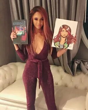 Vanessa Morgan / vanessamorgan фото голая #0281