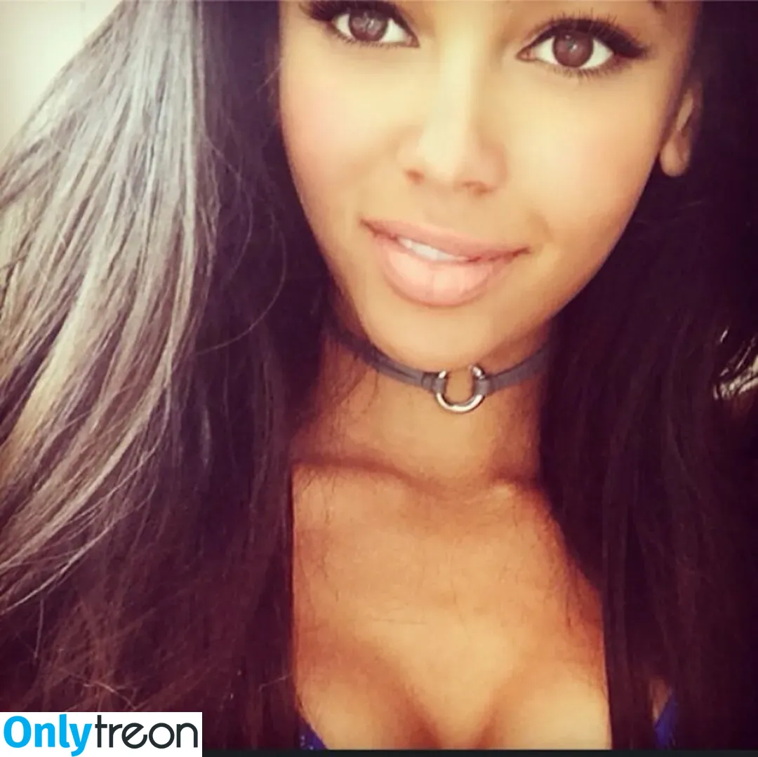 Vanessa Morgan голая photo #0008 (vanessamorgan)