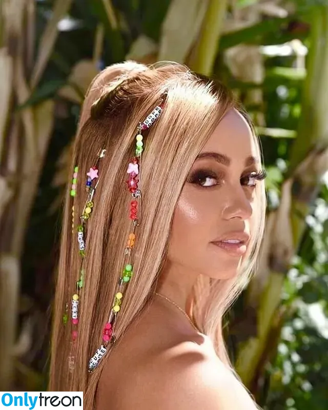 Vanessa Morgan голая photo #0025 (vanessamorgan)