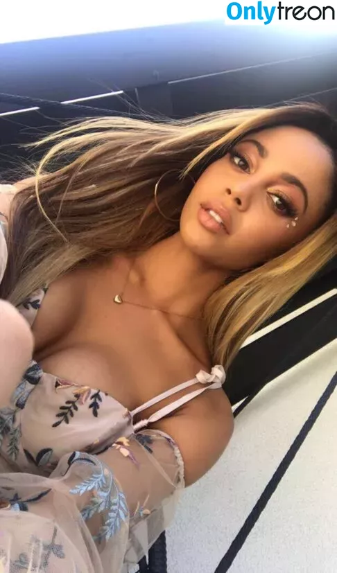 Vanessa Morgan голая photo #0342 (vanessamorgan)