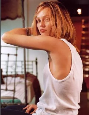 Vanessa Paradis / vanessa.paradis nude photo #0009
