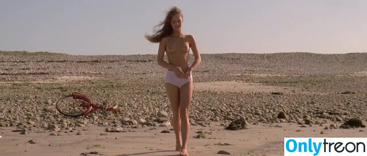 Vanessa Paradis nude photo #0036 (vanessa.paradis)