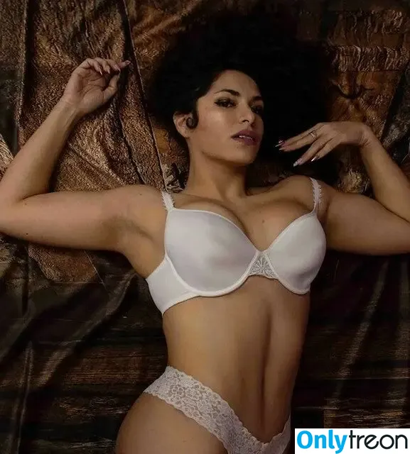 Vanessa Sofia nude photo #0010 (vanessaasofia)