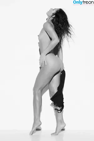 Vanessa Villegas / vanessavillegasofficial nude photo #0023