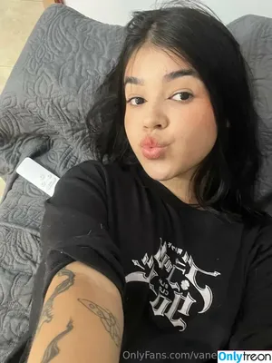 vanessabellfree / vanessabellaxo nude photo #0005