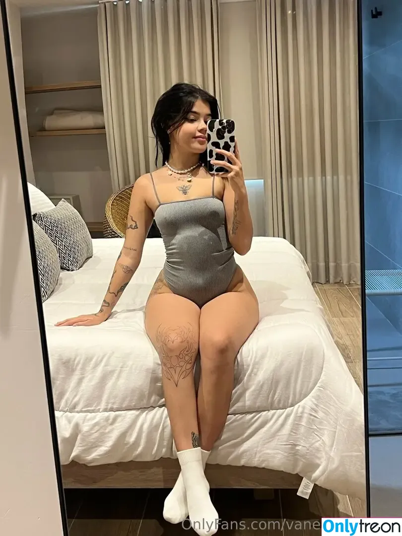vanessabellfree nude photo #0009 (vanessabellaxo)