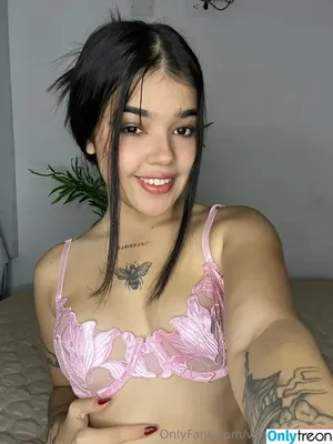 vanessabellxo / petitexkimmy / vanessabellaxo nude photo #0023