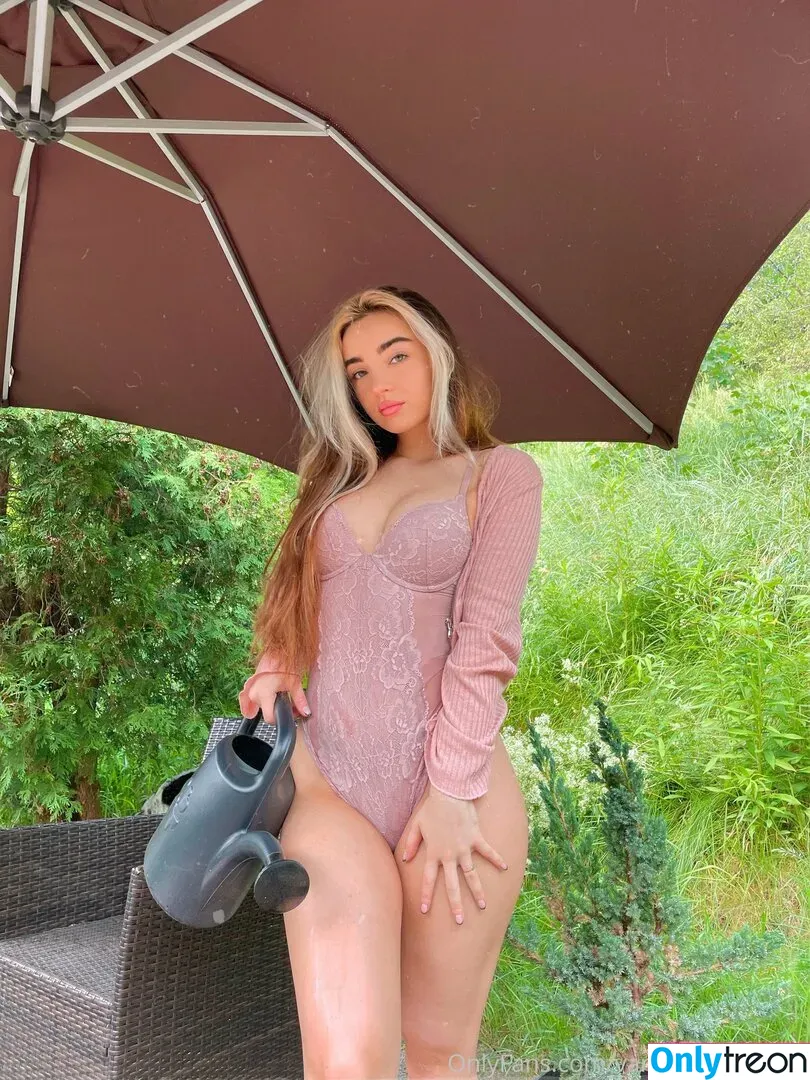 vanessaszwaczka nude photo #0008 (vanessaszwaczka)