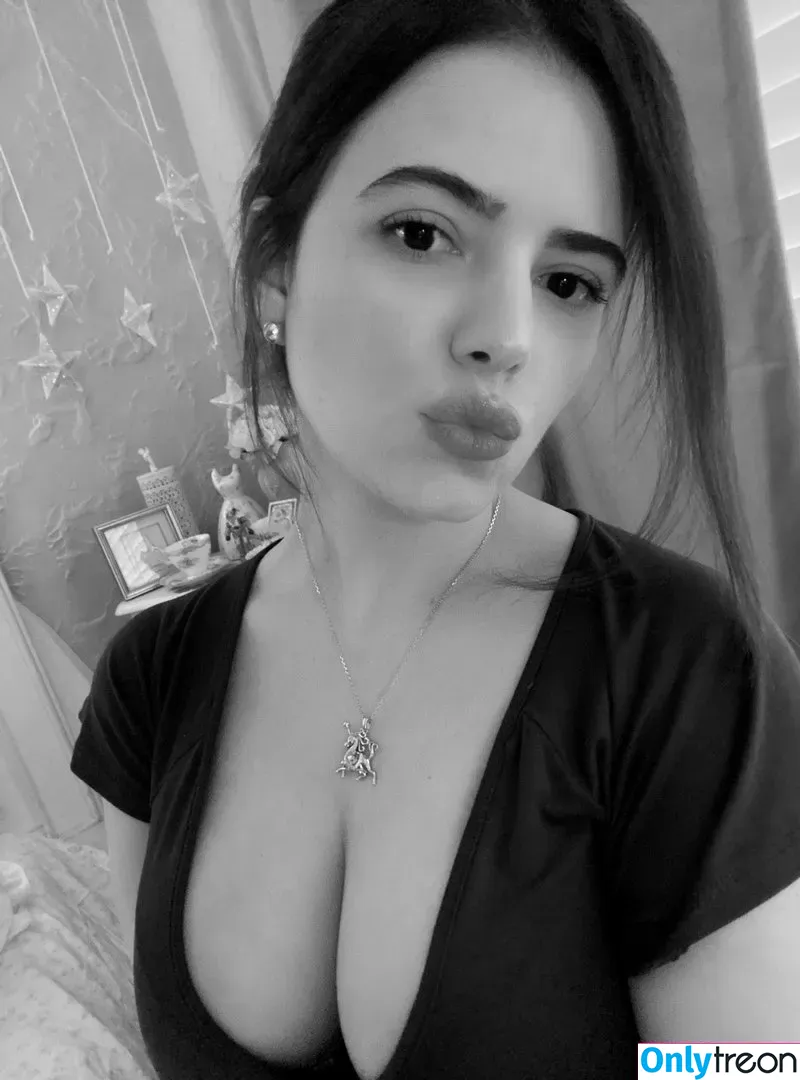 vanessinator nude photo #0056 (ilovejohnkimble / t80085)
