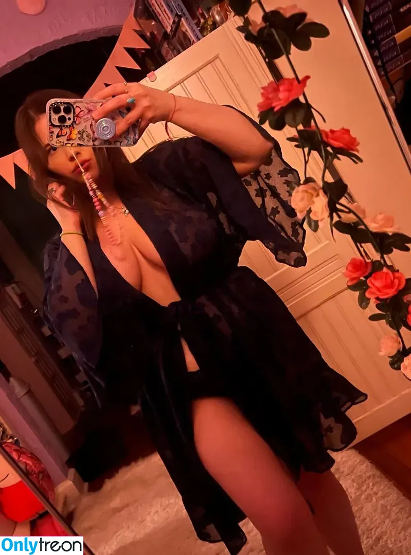 vanessinator nude photo #0065 (ilovejohnkimble / t80085)