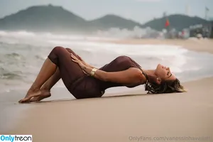 Vanessinha Vailatti / vanessinhavailatti / vanessinhavailatti_ nude photo #1873