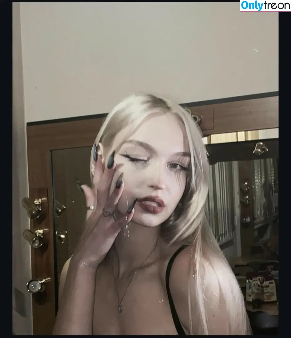 vantaesll голая photo #0003 (sasha (dancer for vixxene)