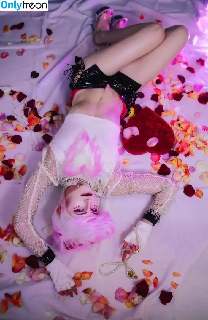 vega.cos nude photo #0306 (anyuser)