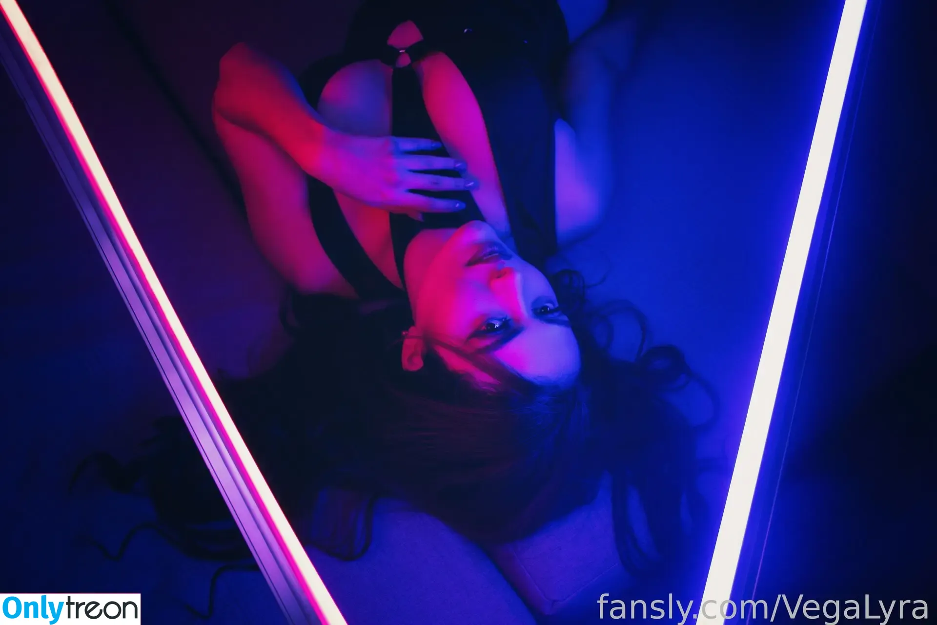 VegaLyra nude photo #0007 (itslyravega)