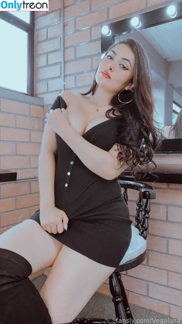 VegaLyra nude photo #0031 (itslyravega)