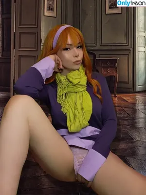 Velma & Daphne Cosplay / velmacosplayer nude photo #0041