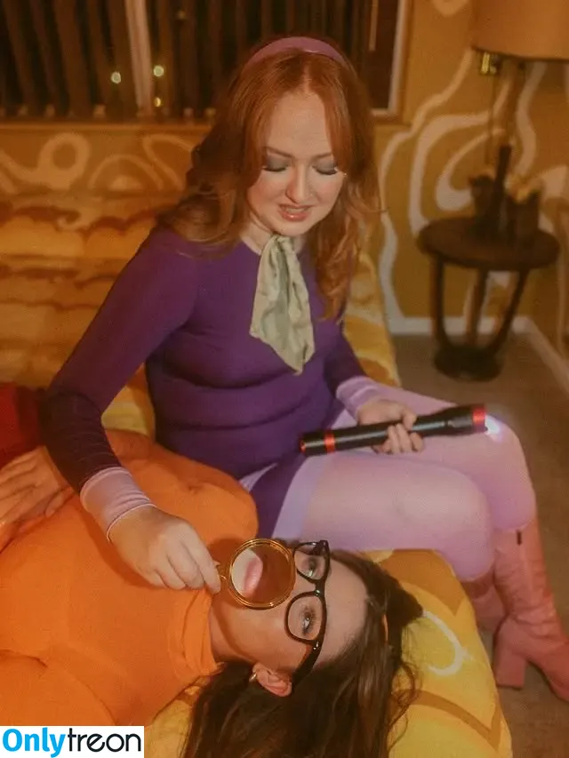 Velma & Daphne Cosplay nude photo #0062 (velmacosplayer)