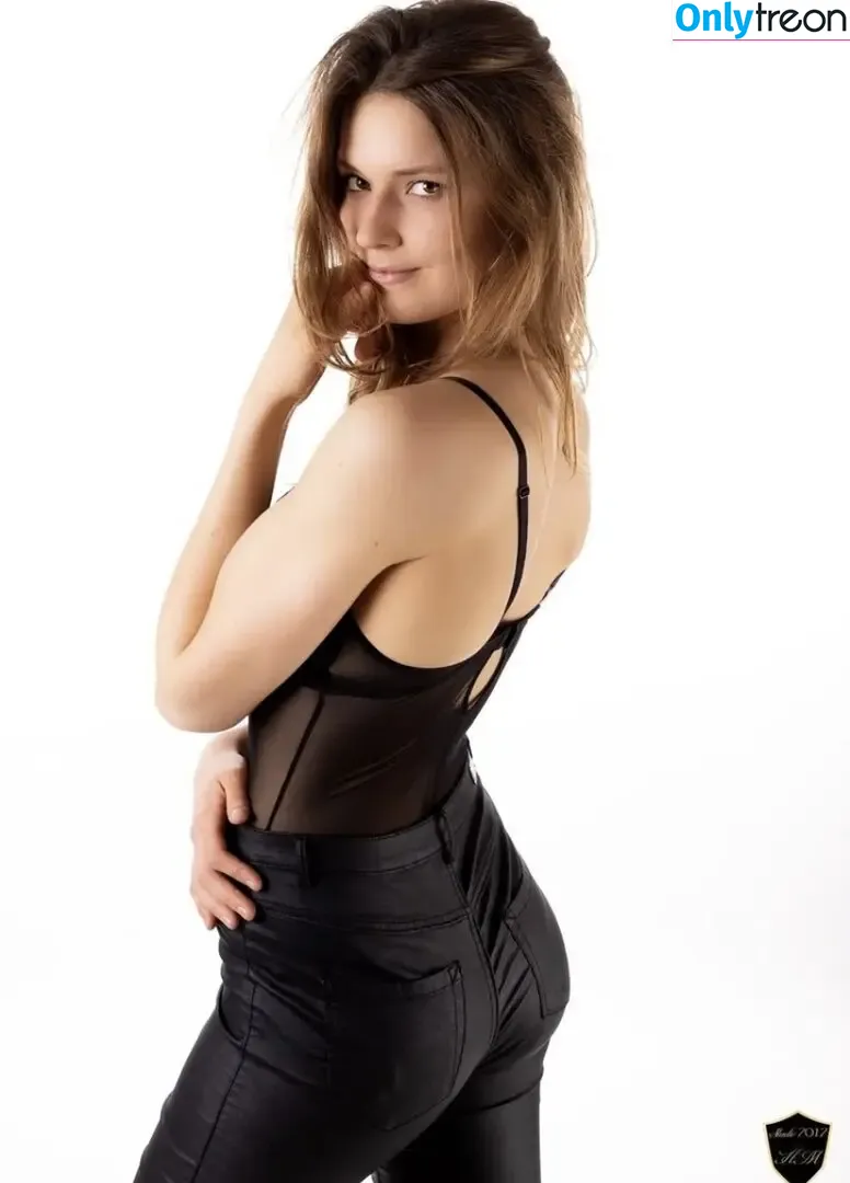 Vero de Janeiro nude photo #0021 (vero_de_janeiro)