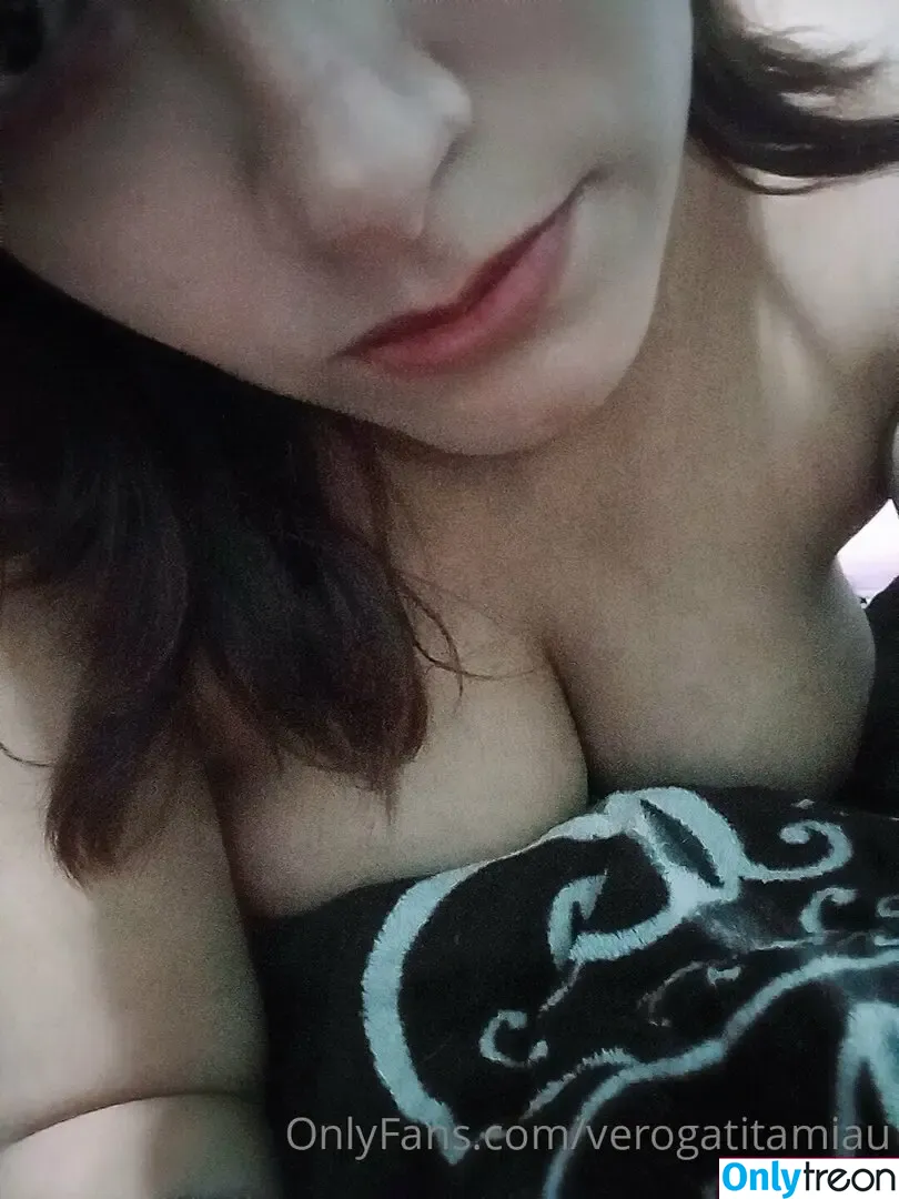 verogatitamiau голая photo #0004 (verogatitamiau)