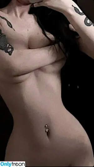 Veronica Lucifer / Khúc Thị Hương / akashi.yumi.3 / madamelucy / veronica_lucifer_ nude photo #0034