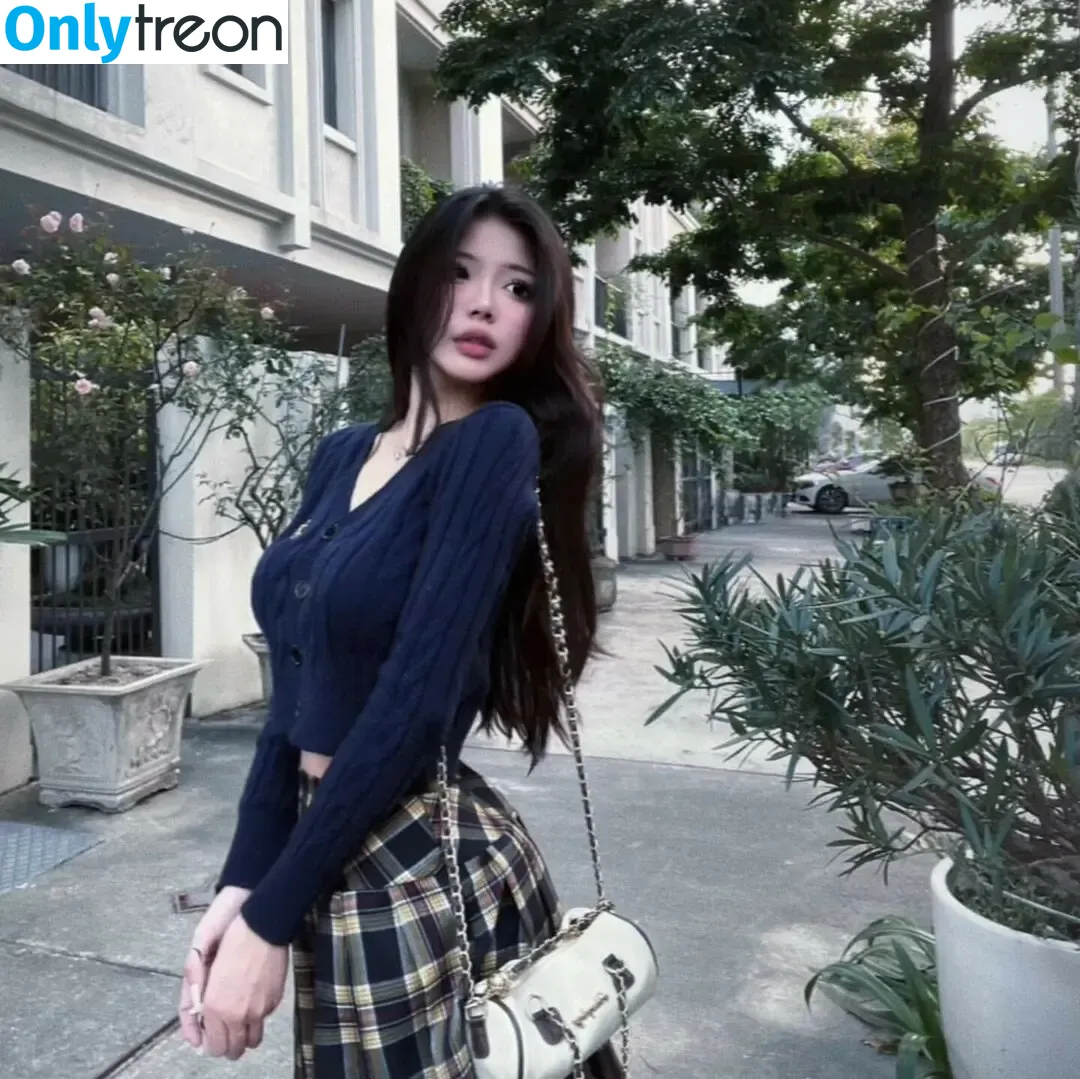 Veronica Lucifer nude photo #0003 (Khúc Thị Hương / akashi.yumi.3 / madamelucy / veronica_lucifer_)