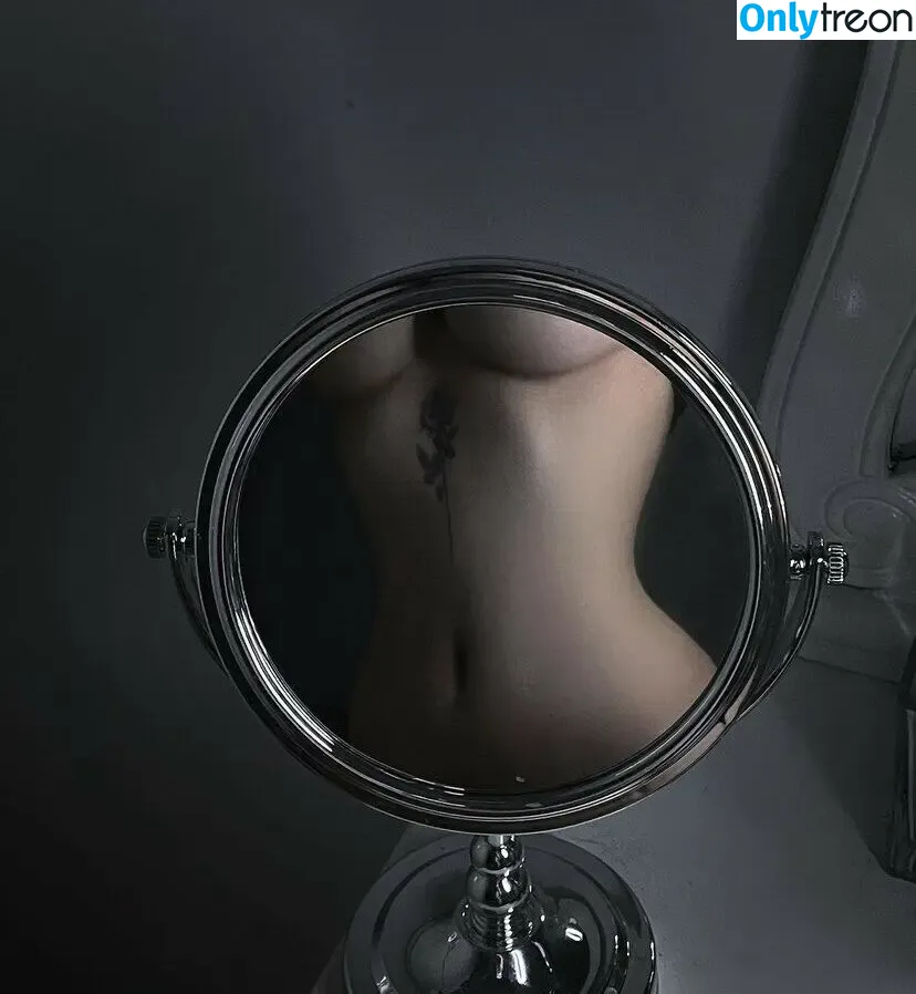Veronica Lucifer nude photo #0018 (Khúc Thị Hương / akashi.yumi.3 / madamelucy / veronica_lucifer_)