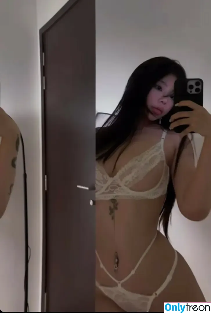 Veronica Lucifer nude photo #0042 (Khúc Thị Hương / akashi.yumi.3 / madamelucy / veronica_lucifer_)
