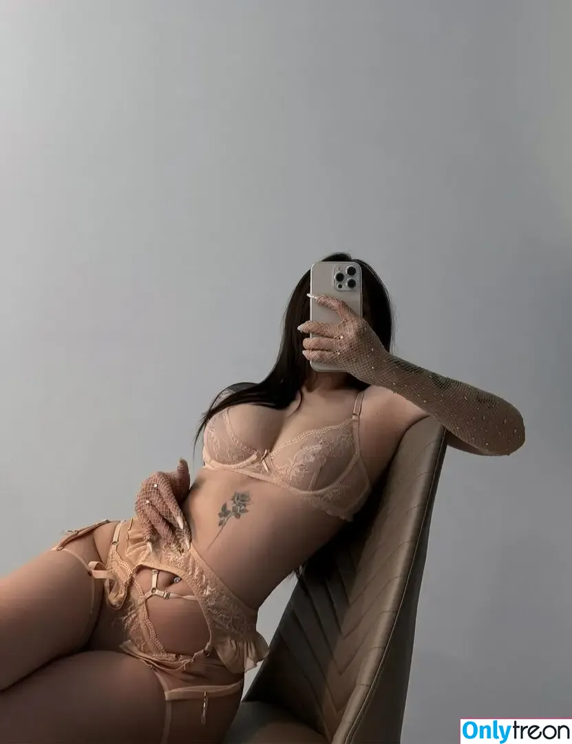 Veronica Lucifer nude photo #0056 (Khúc Thị Hương / akashi.yumi.3 / madamelucy / veronica_lucifer_)