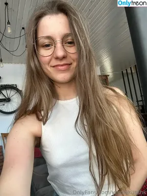  nude photo #0003