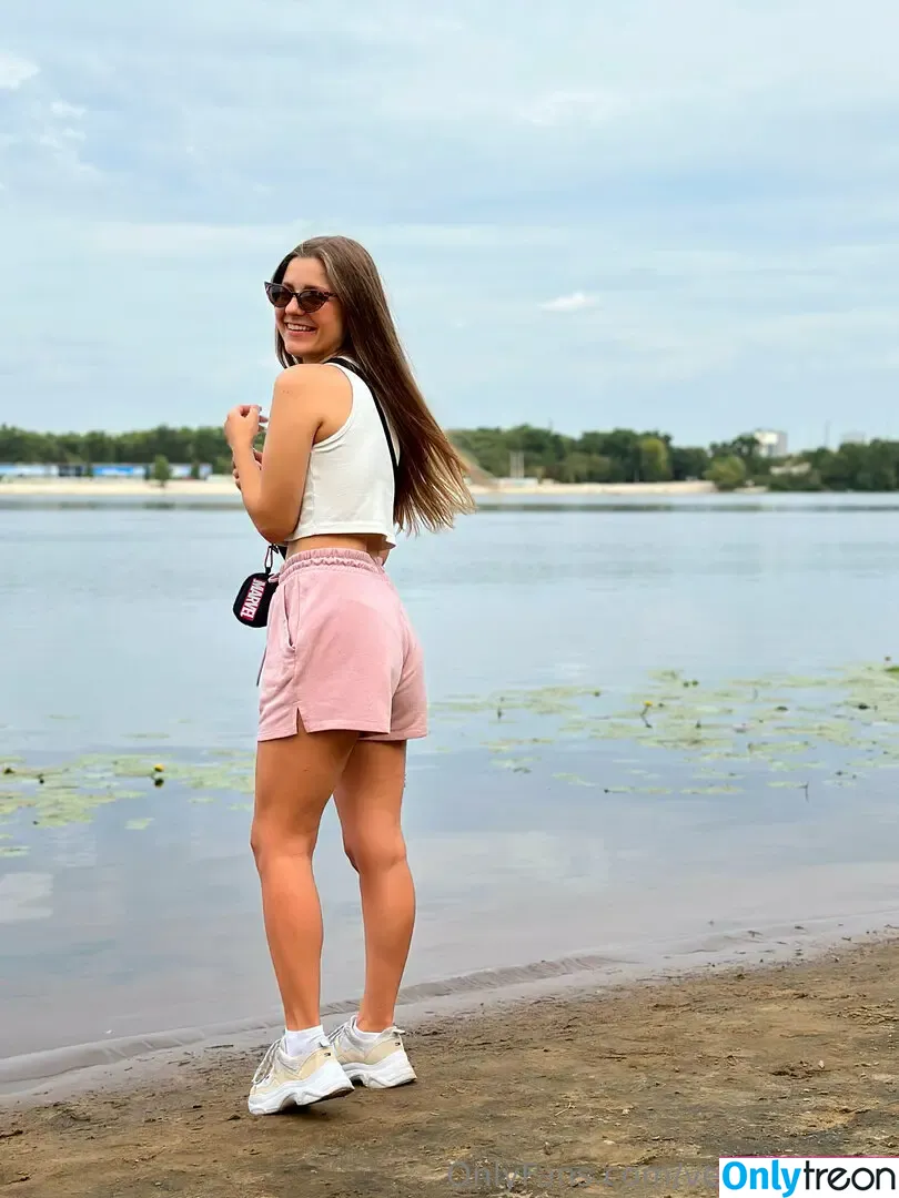 veronikusshk голая photo #0002 (veronikusshk)