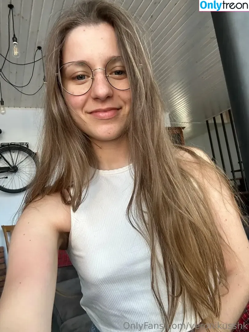 veronikusshk nude photo #0003 (veronikusshk)