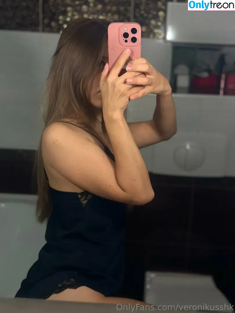 veronikusshk nude photo #0054 (veronikusshk)