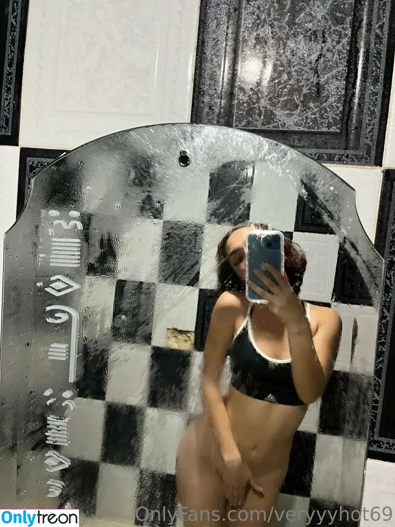 veryyyhot69 голая photo #0029 (veryyyhot69)