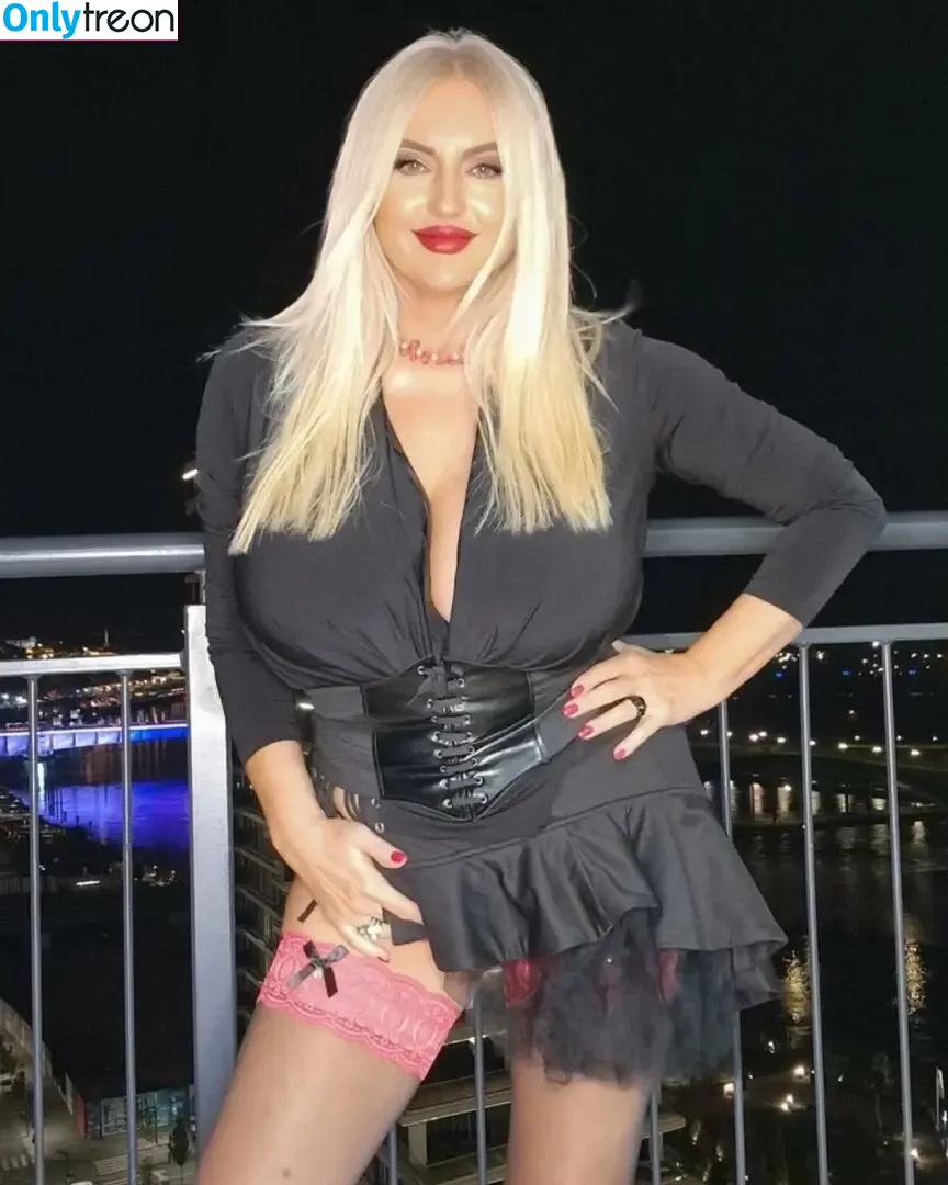 Vesna PocucaSana nude photo #0093 (vesna.pocuca.sana)