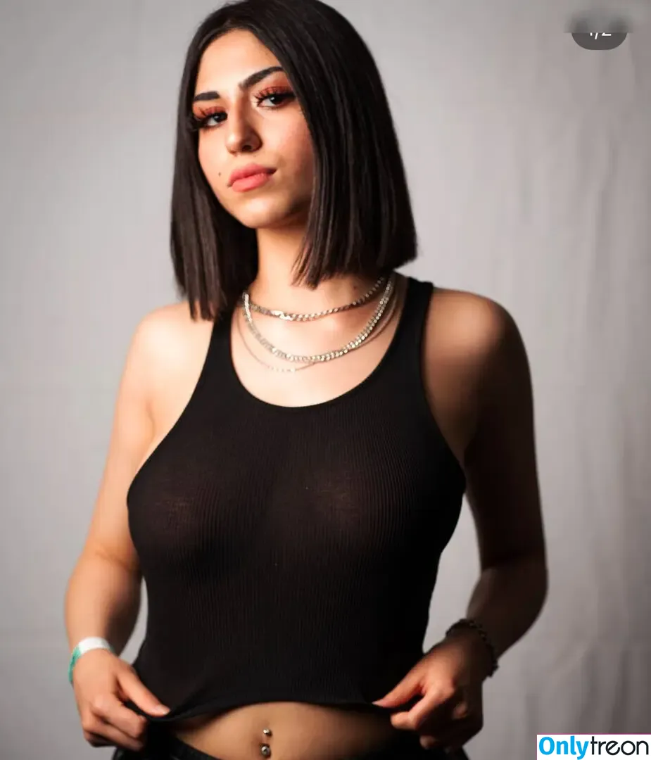Vetlaney nude photo #0002 (Vetlaney)