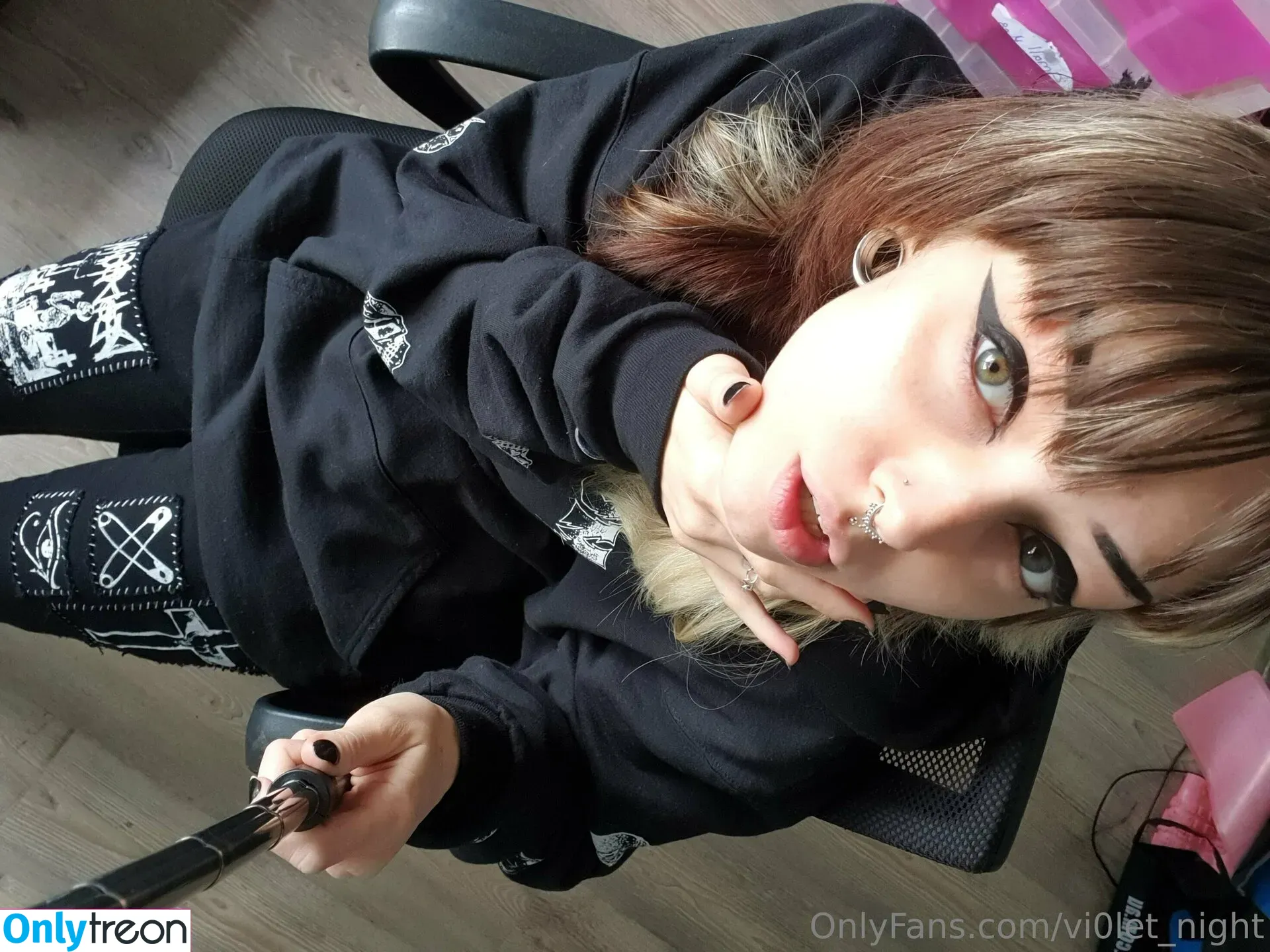 vi0let_night nude photo #0095 (vi0letnights_)