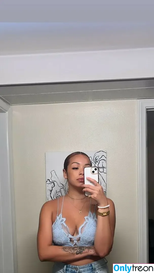 Vianai Austin nude photo #0001 (vianaiaustin)