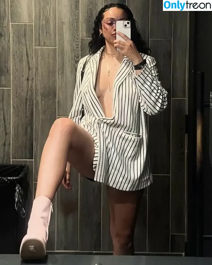 Vianai Austin nude photo #0002 (vianaiaustin)