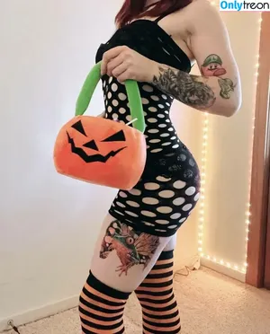 Vickierules / vickiereads nude photo #0006