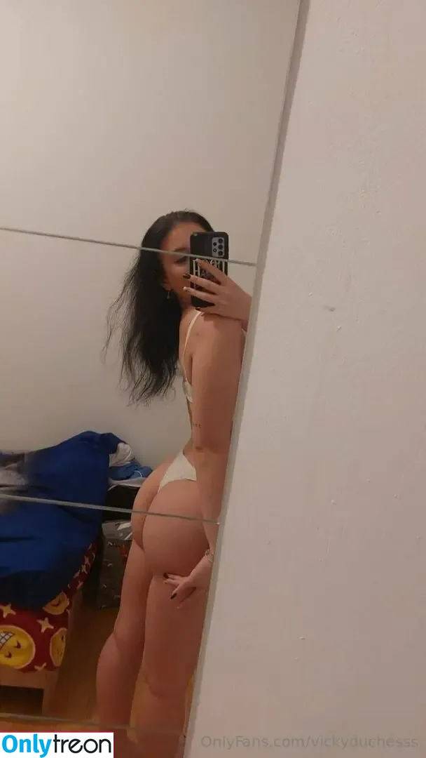 vickyduchesss nude photo #0481 (vickyduchess / vickyduchessss)