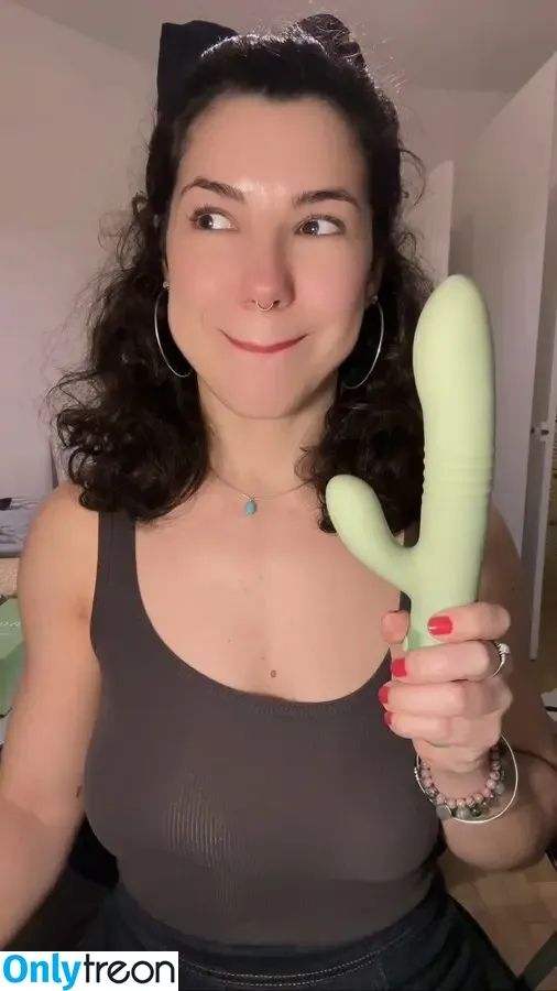 Victoire De Blasset nude photo #0057 (victoiredeblasset / victoiredeblasset2.0)