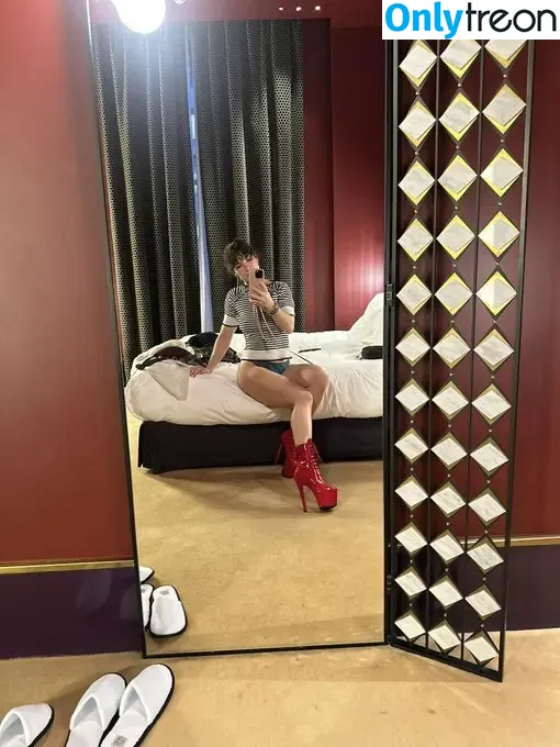 Victoire De Blasset nude photo #0066 (victoiredeblasset / victoiredeblasset2.0)