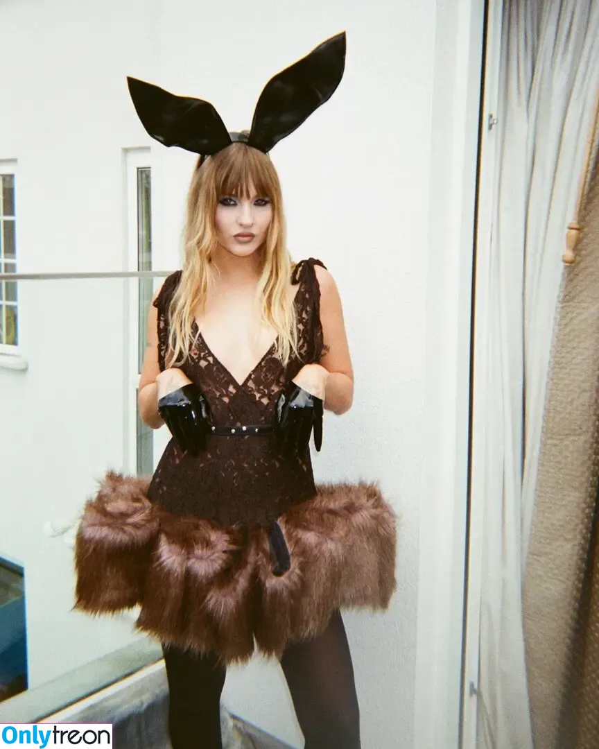 Victoria De Angelis nude photo #0638 (Maneskin bassist / vicdeangelis)