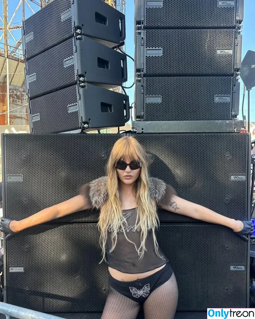 Victoria De Angelis голая photo #0726 (Maneskin bassist / vicdeangelis)
