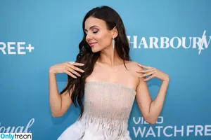 Victoria Justice / victoriajustice nude photo #0589