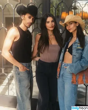 Victoria Justice / victoriajustice nude photo #0629