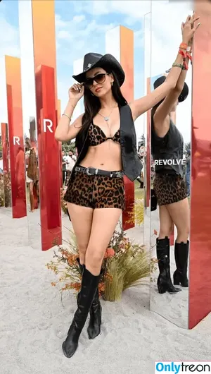 Victoria Justice / victoriajustice nude photo #0681