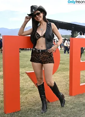 Victoria Justice nude