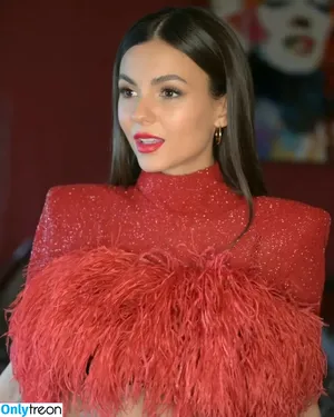Victoria Justice / victoriajustice nude photo #0759