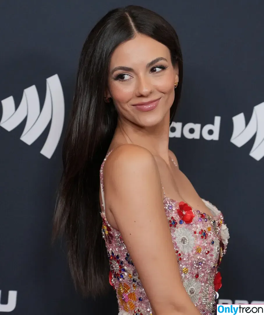 Victoria Justice голая photo #0583 (victoriajustice)